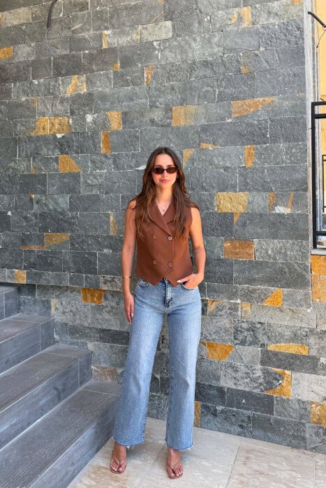ONE COLOR BUTTONED WOMAN VEST BROWN/KAFE - 3