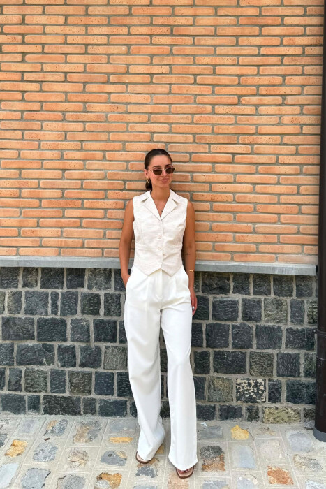 ONE COLOR BUTTONED WOMAN VEST CREAM/KREM - KLAUDIO FASHION