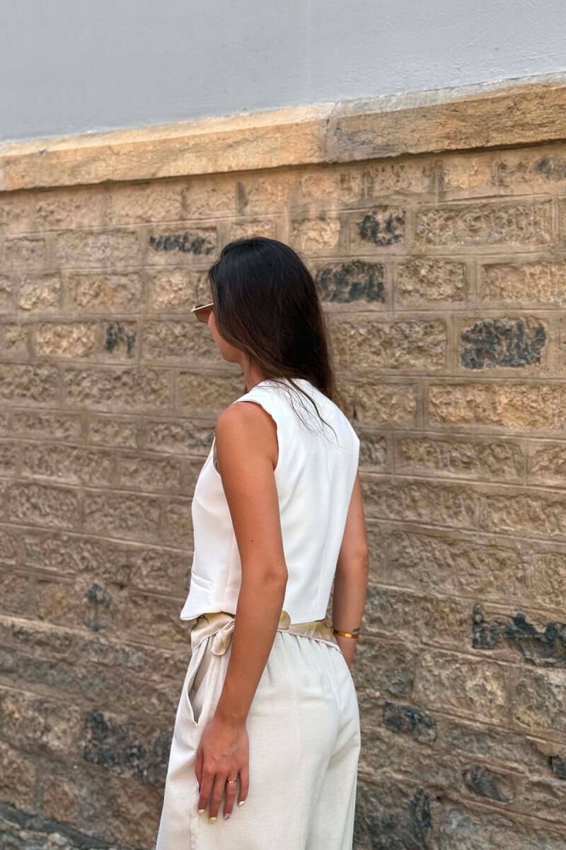 ONE COLOR BUTTONED WOMAN VEST WHITE-E BARDHE - 5