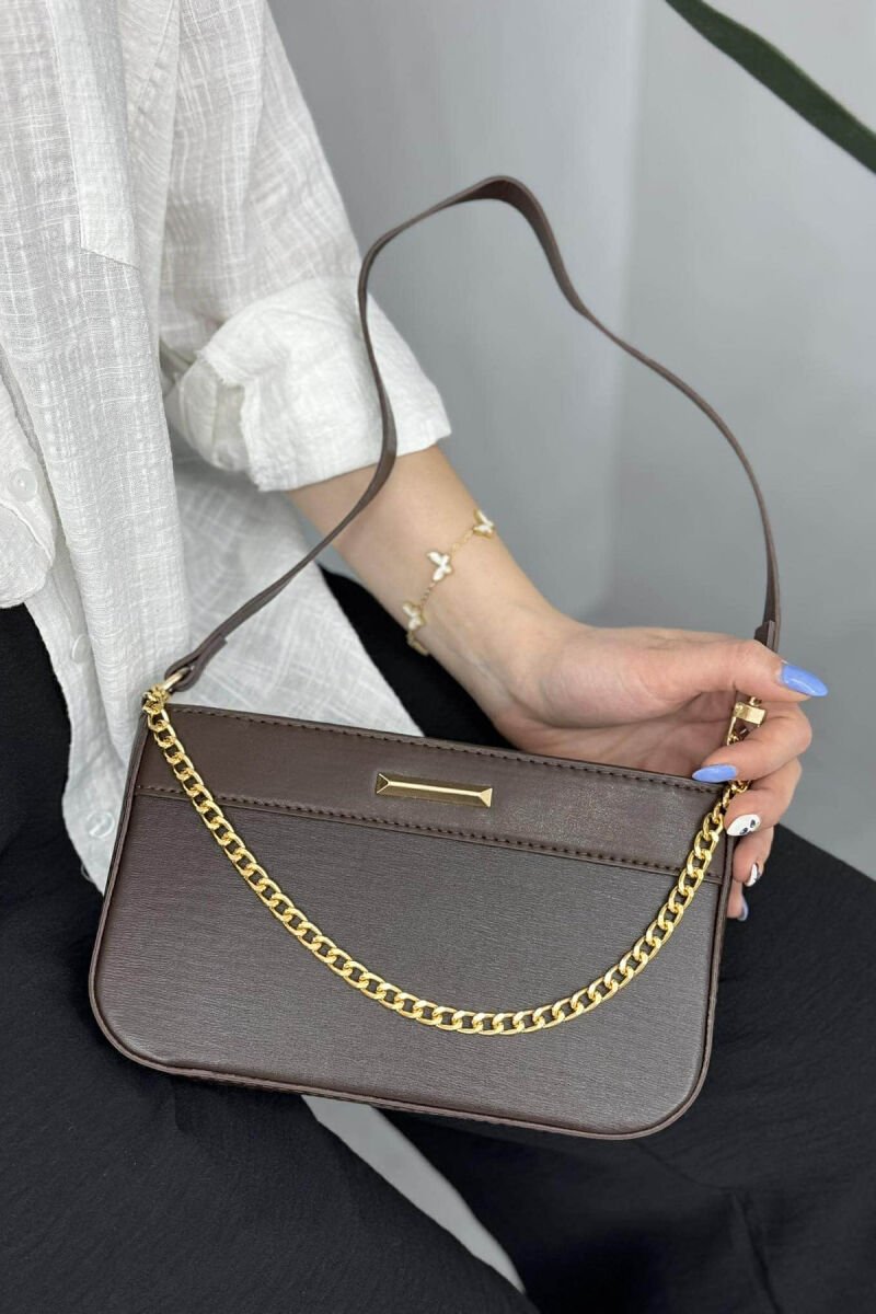 ONE COLOR CHAIN DETAIL WOMEN BAG DARK BROWN/KAE - 2
