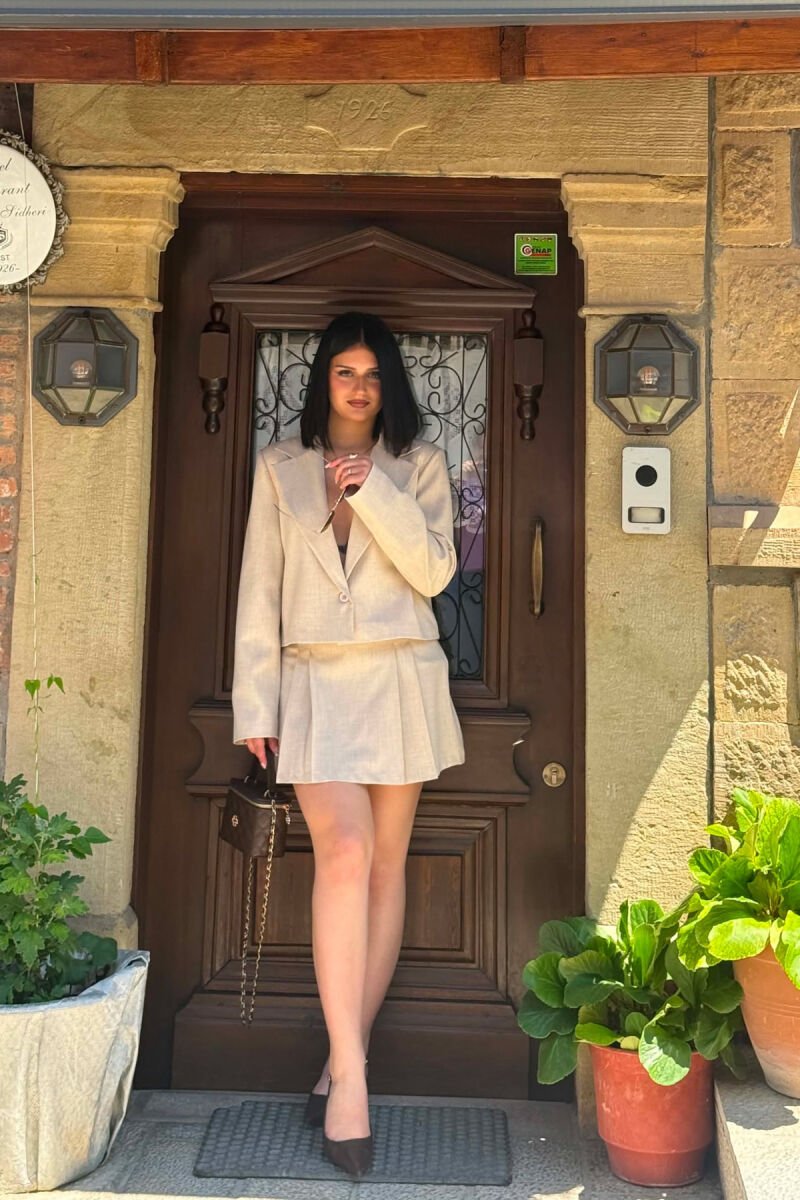ONE COLOR CROPPRD JACKET + SKORTS WOMAN SET BEIGE/BEZHE - 1