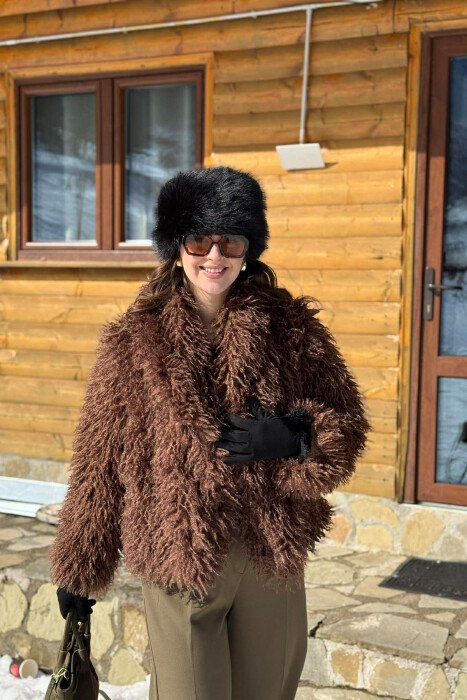 PALLTO NJE NGJYRSHE PELLUSHI PER FEMRA NE NGJYRE KAFE - KLAUDIO FASHION