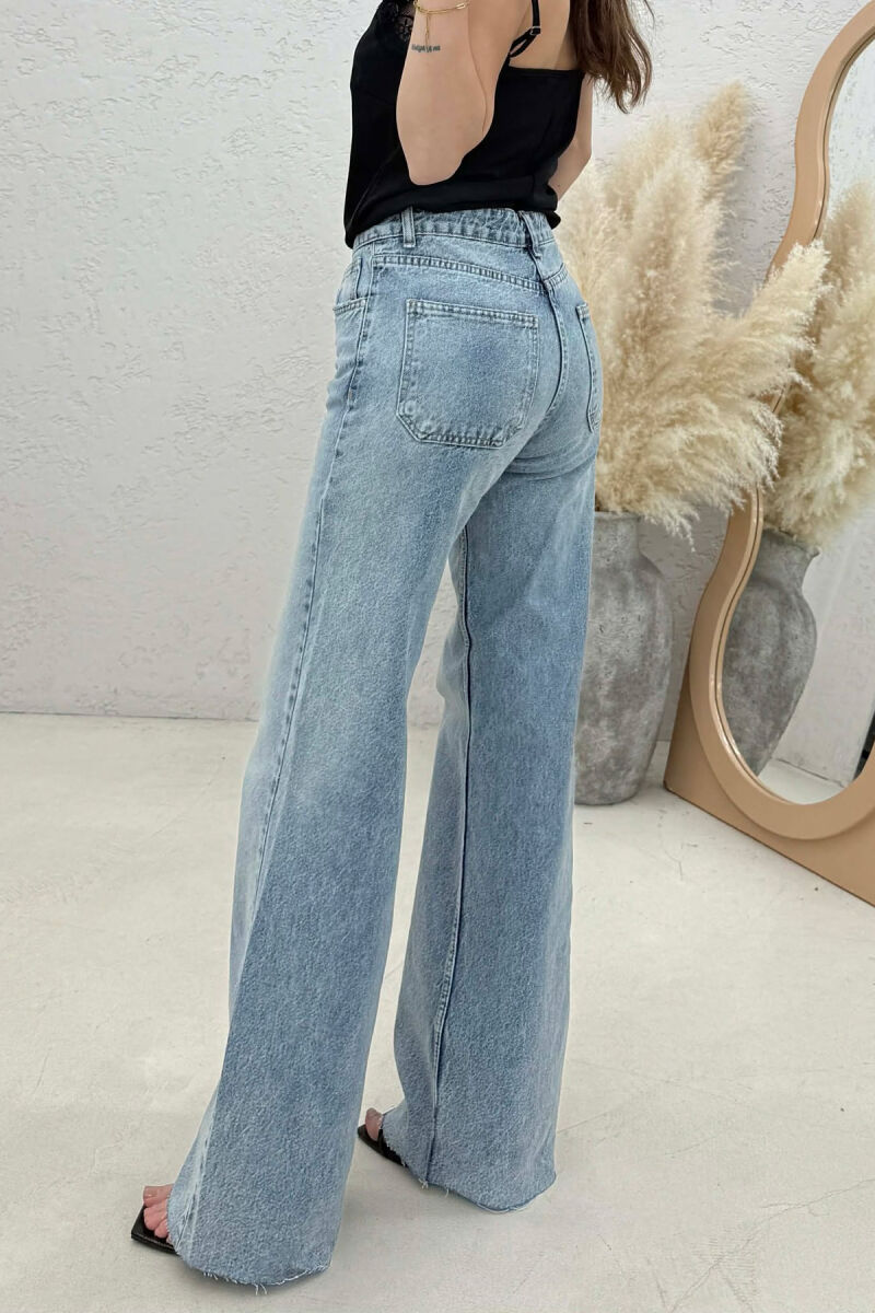 ONE COLOR CUT OFF EDGES WOMAN JEANS LIGHTBLUE/BZ - 3
