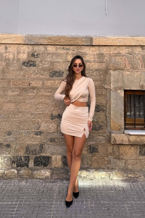 ONE COLOR ELASTIC CROP TOP+SKIRT WOMEN SET BEIGE/BEZHE - 1