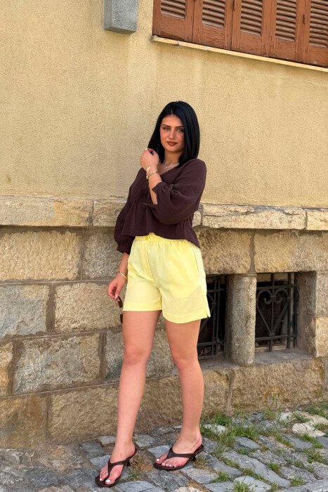 ONE COLOR ELASTIC WAIST WOMAN SHORTS YELLOW/E VERDHE - 1