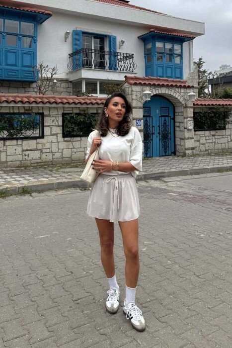 ONE COLOR ELASTIC WAIST WOMAN SHORTS LIGHT BEIGE/BZHZB 