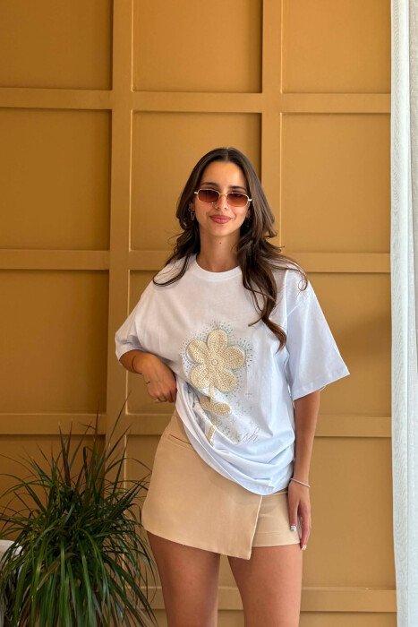 ONE COLOR EMBROIDERED DETAIL WOMAN T-SHIRT WHITE-E BARDHE - KLAUDIO FASHION