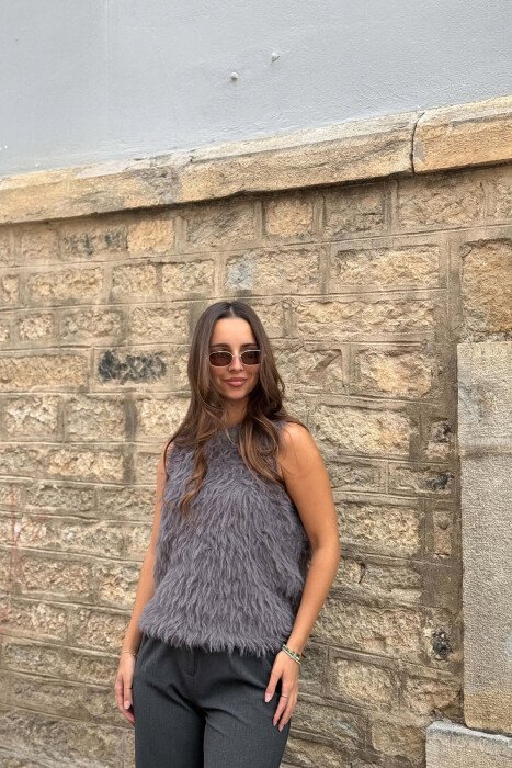 ONE COLOR FAUX FUR WOMAN TANK TOP GREY/GRI - KLAUDIO FASHION