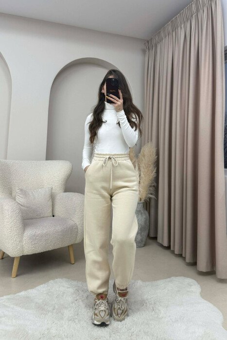 ONE COLOR FLUFFY SIMPLE WOMEN JOGGERS BEIGE/BEZHE - KLAUDIO FASHION