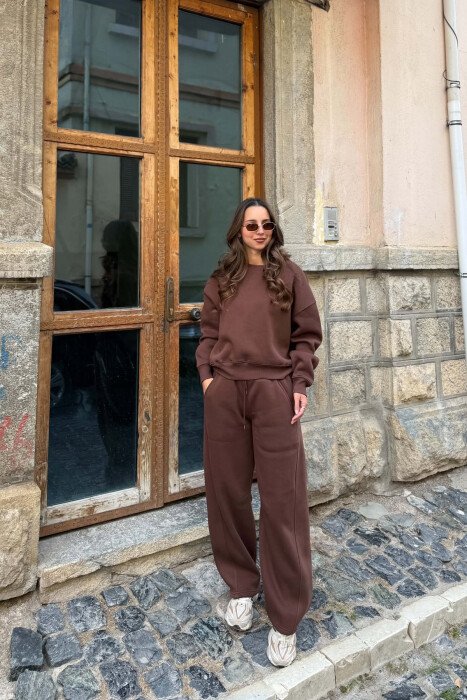 ONE COLOR FLUFFY SWEATSHIRT + SWEATPANTS WOMAN SET BROWN/KAFE - KLAUDIO FASHION