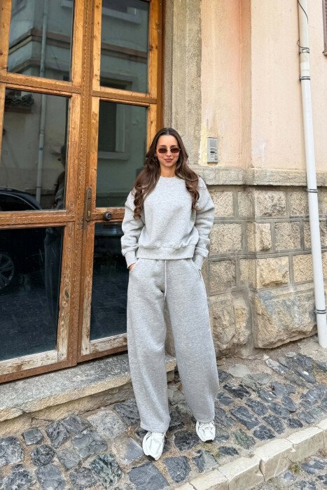ONE COLOR FLUFFY SWEATSHIRT + SWEATPANTS WOMAN SET LIGHT GREY/GZ - KLAUDIO FASHION