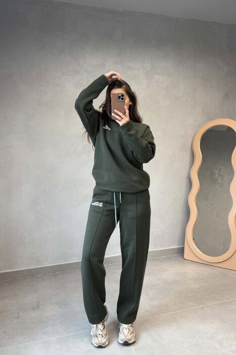 ONE COLOR FLUFFY SWEATSHIRT + SWEATPANTS WOMEN SET OLIVE/ULLI - KLAUDIO FASHION