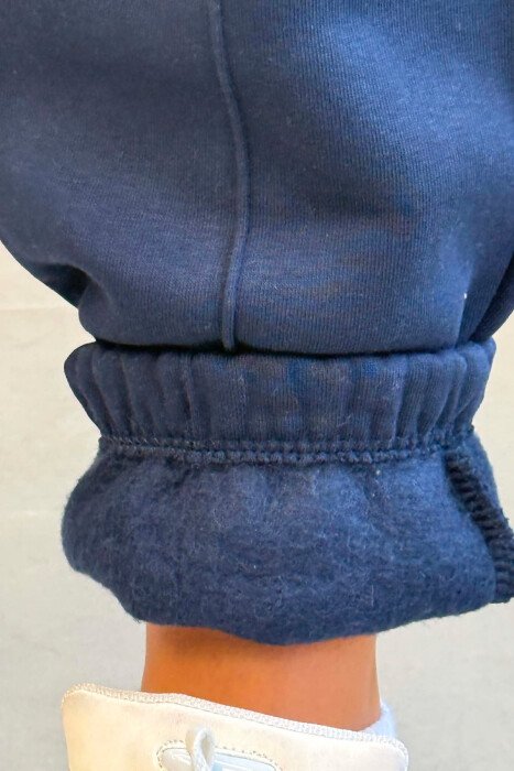 ONE COLOR FLUFFY WOMAN JOGGERS DARK BLUE/BEE - 3