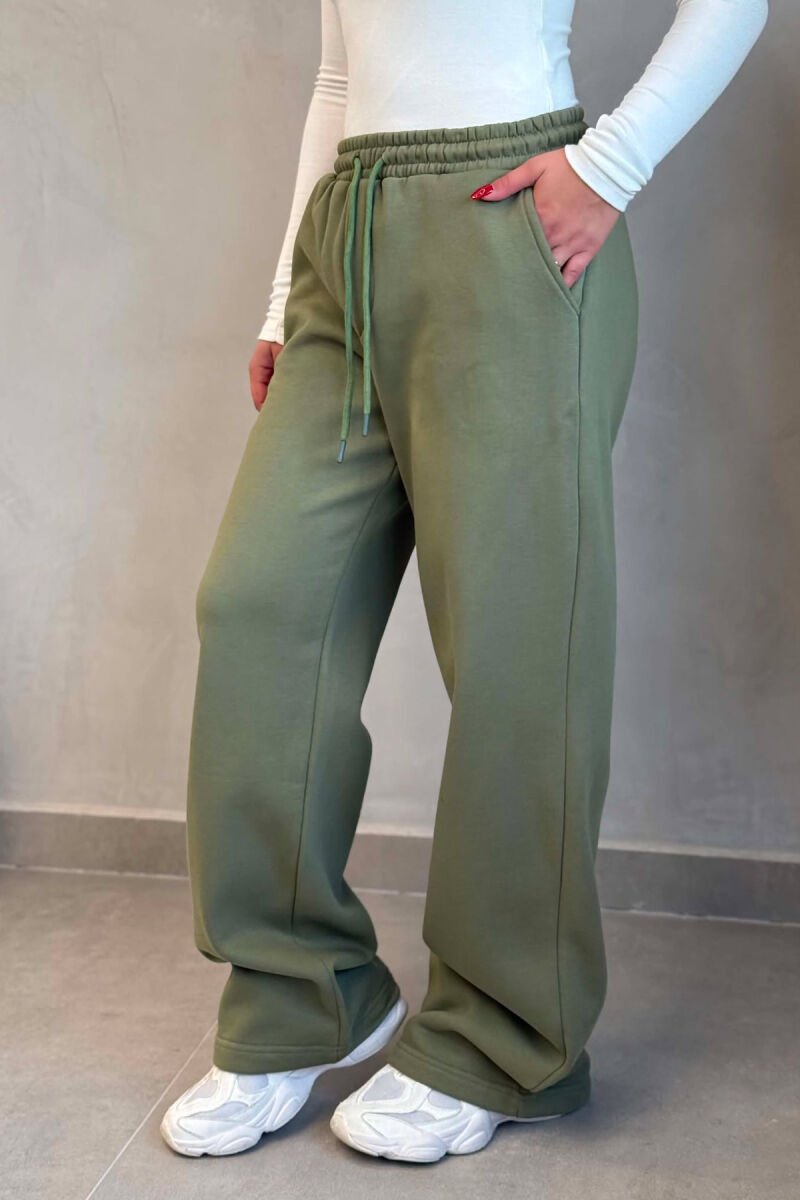 ONE COLOR FLUFFY WOMAN SWEATPANTS OLIVE/ULLI - 2