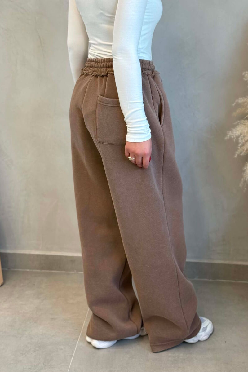 ONE COLOR FLUFFY WRITTINGS WOMAN SWEATPANTS BROWN/KAFE - 3