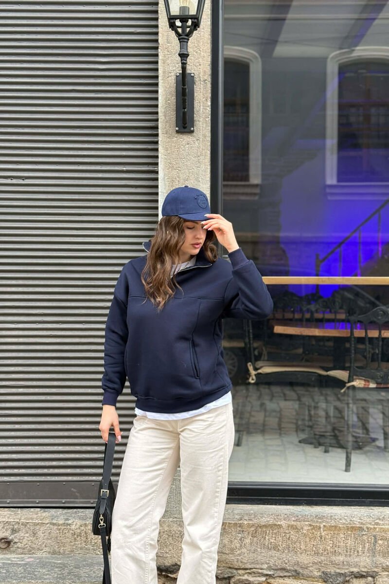 ONE COLOR FLUFFY ZIPPER NECK WOMEN SWEATSHIRT DARK BLUE/BEE - 2