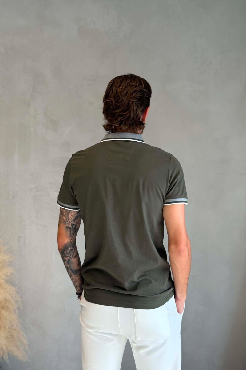 ONE COLOR FRONT POCKET POLO NECK MEN T-SHIRT OLIVE/ULLI - 2