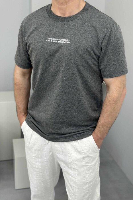 ONE COLOR FRONT WRITTINGS MEN T-SHIRT GREY/GRI - KLAUDIO FASHION