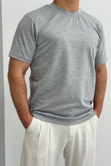 ONE COLOR FRONT WRITTINGS MEN T-SHIRT LIGHT GREY/GZ - KLAUDIO FASHION
