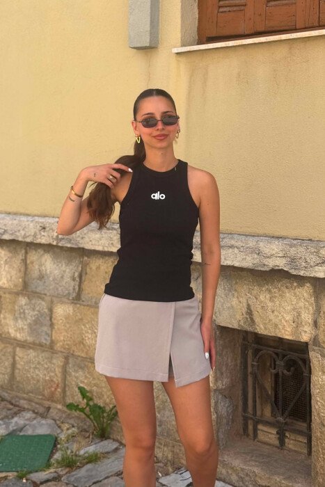 KANATJERE NJE NGJYRESHE ME SHKRIME PER FEMRA NE NGJYRE TE ZEZE - KLAUDIO FASHION