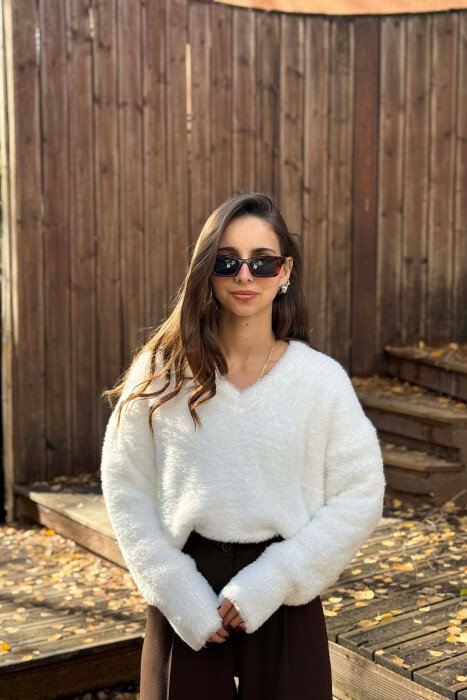 ONE COLOR FUZZY WOMEN SWEATER WHITE-E BARDHE - 3
