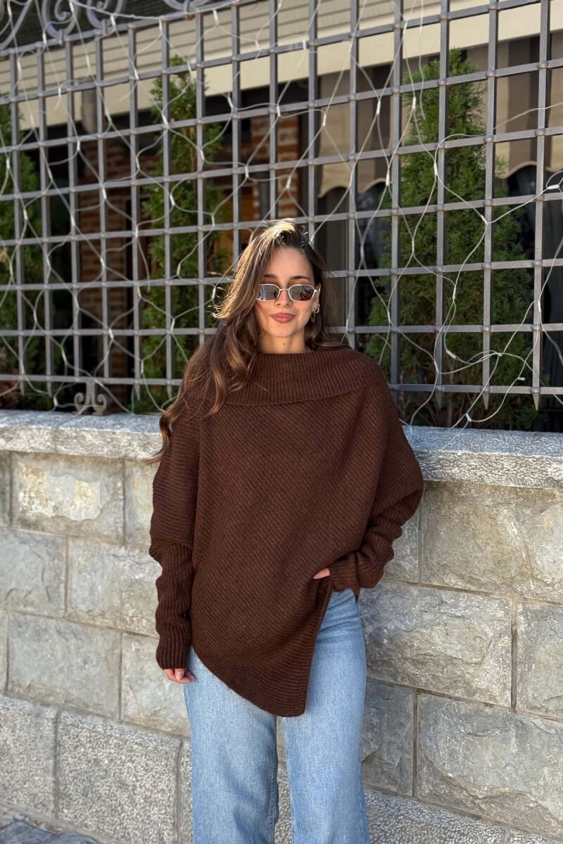 ONE COLOR HIGH NECK WOMAN SWEATER BROWN/KAFE - 1