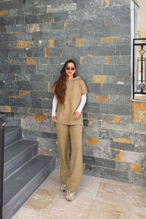 ONE COLOR HOODED SLEEVELESS SWEATER + TROUSERS WOMAN SET OLIVE/ULLI - KLAUDIO FASHION