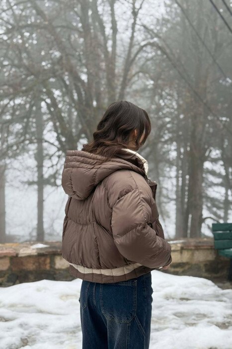 ONE COLOR HOODED ZIPPER CROPPED WOMAN PUFFER JACKET BROWN/KAFE - 4