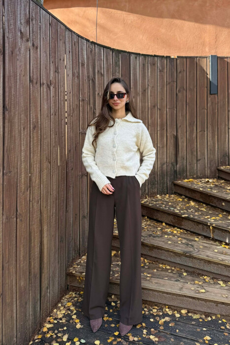 ONE COLOR KNITTED DIAMOND DETAIL BUTTONS WOMEN CARDIGAN BEIGE/BEZHE - KLAUDIO FASHION