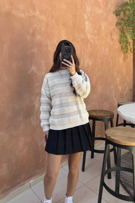 ONE COLOR KNITTED ROUND NECK WOMEN SWEATER BEIGE/BEZHE - 1