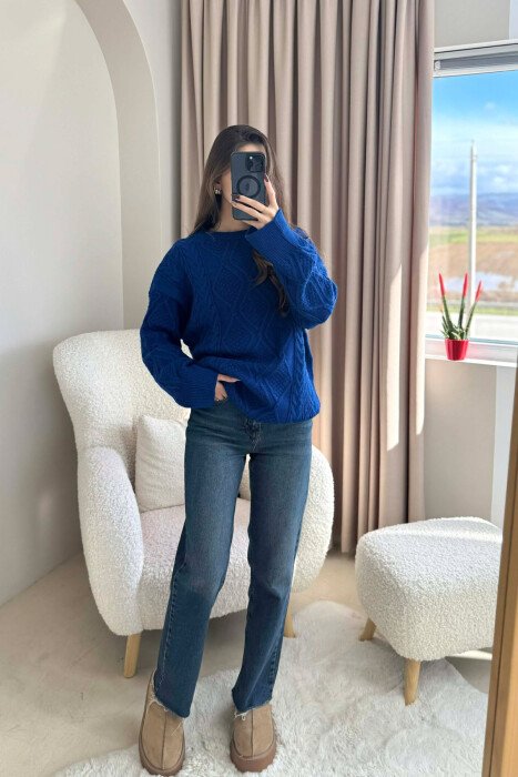 ONE COLOR KNITTED ROUND NECK WOMEN SWEATER BLUE/BLU 
