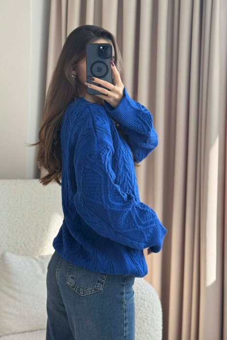 ONE COLOR KNITTED ROUND NECK WOMEN SWEATER BLUE/BLU - 4