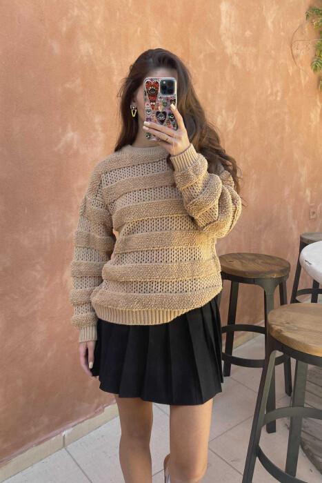 ONE COLOR KNITTED ROUND NECK WOMEN SWEATER LIGHT BROWN/KAZB - 3