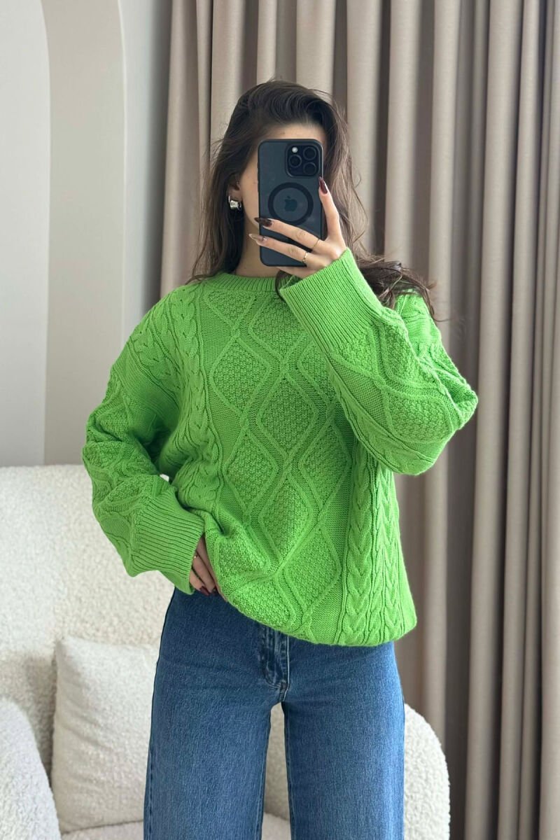 ONE COLOR KNITTED ROUND NECK WOMEN SWEATER LIGHT GREEN/JEZB - 2