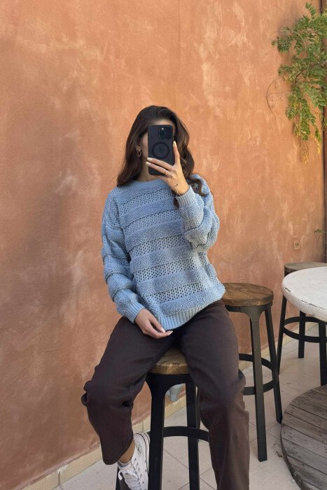 ONE COLOR KNITTED ROUND NECK WOMEN SWEATER LIGHTBLUE/BZ - 1