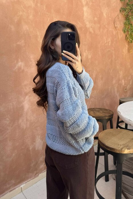 ONE COLOR KNITTED ROUND NECK WOMEN SWEATER LIGHTBLUE/BZ - 4