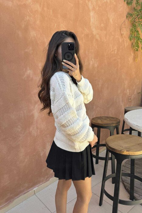 ONE COLOR KNITTED ROUND NECK WOMEN SWEATER WHITE-E BARDHE - 3