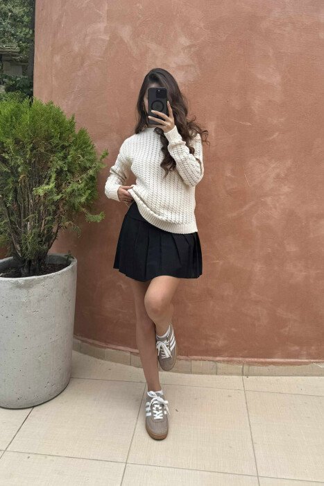 ONE COLOR KNITTED SIMPLE WOMEN SWEATER LIGHT BEIGE/BZHZB - 2
