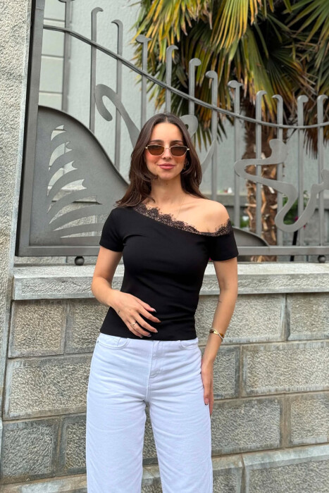 ONE COLOR LACE DETAIL WOMAN T-SHIRT BLACK/ E ZEZE - KLAUDIO FASHION