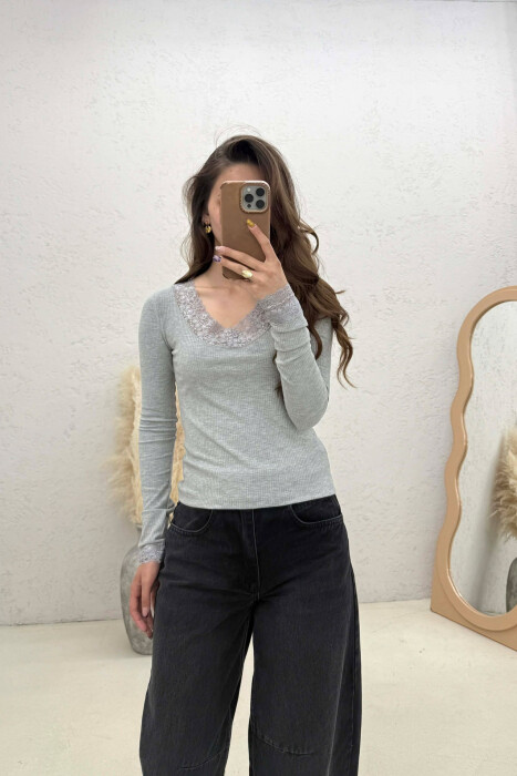 ONE COLOR LACE V-NECK LONG SLEEVE WOMAN SWEATSHIRT GREY/GRI - KLAUDIO FASHION