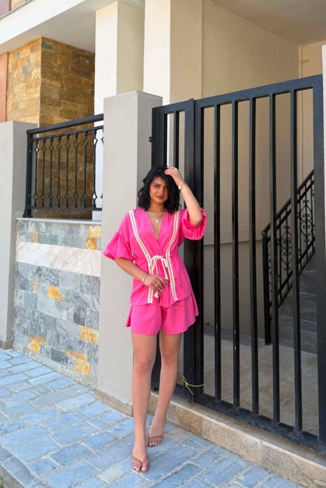 KOSTUM NJE NGJYRESH KEMISHE ME LIDHESE + PANTALLONA TE SHKURTRA PER FEMRA NE NGJYRE ROZE - KLAUDIO FASHION