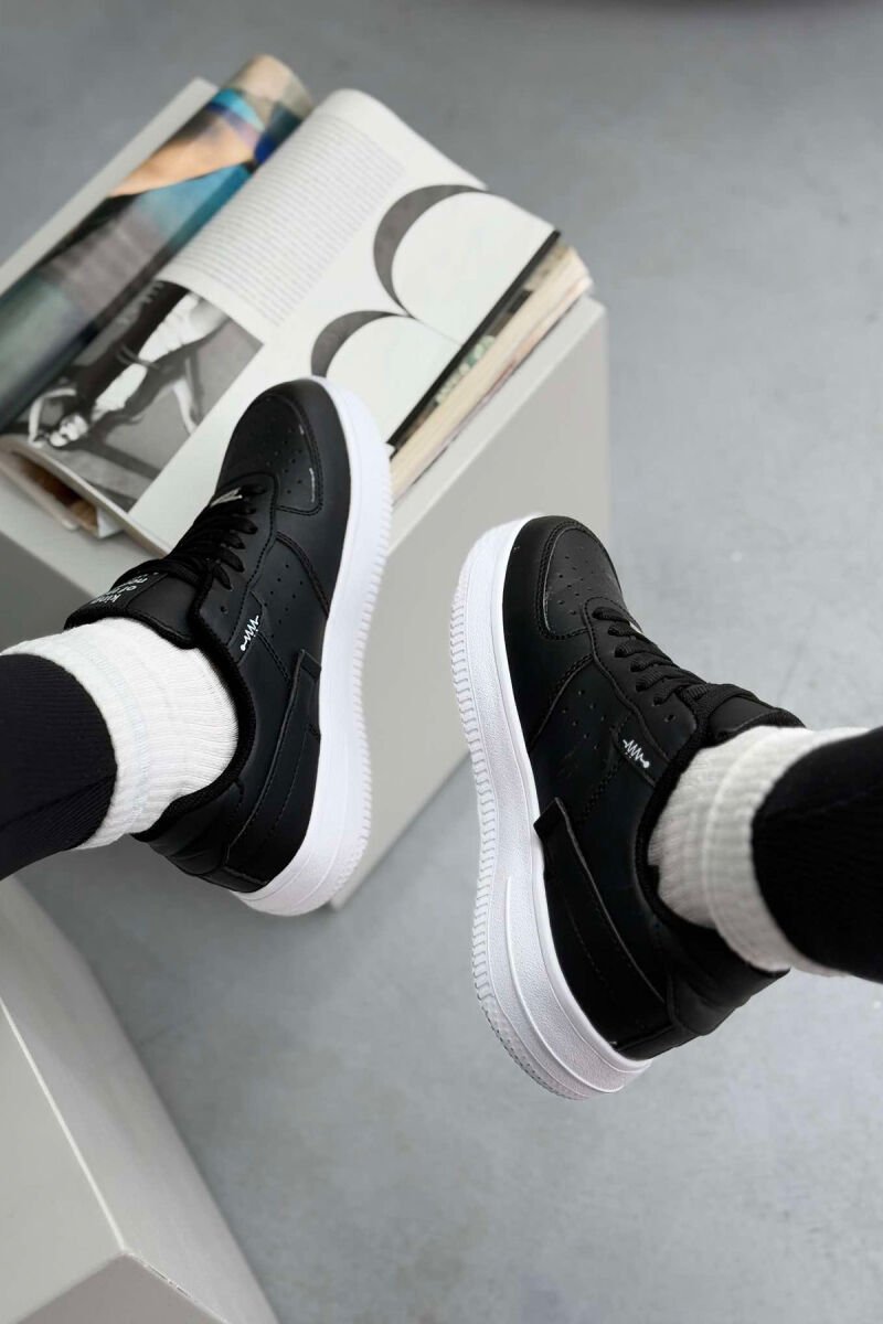ONE COLOR LITTLE WRITTINGS WOMEN SNEAKERS BLACK-WHITE/ZEBA - 7