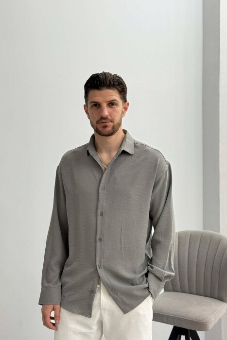 KEMISHE NJE NGJYRESHE PER MESHKUJ NE NGJYRE GRI - KLAUDIO FASHION