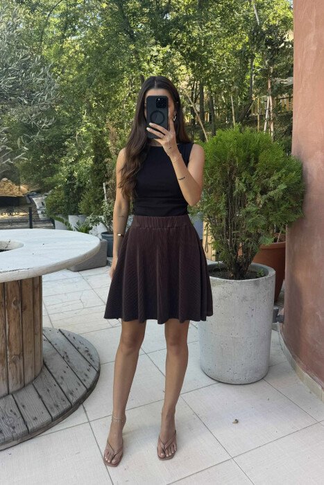 ONE COLOR PLEATED ELASTIC WAIST WOMEN SKORT BROWN/KAFE - 6