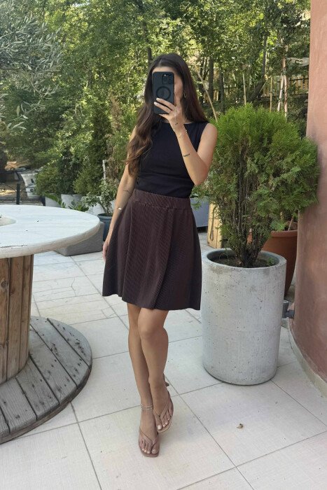 ONE COLOR PLEATED ELASTIC WAIST WOMEN SKORT BROWN/KAFE - 7