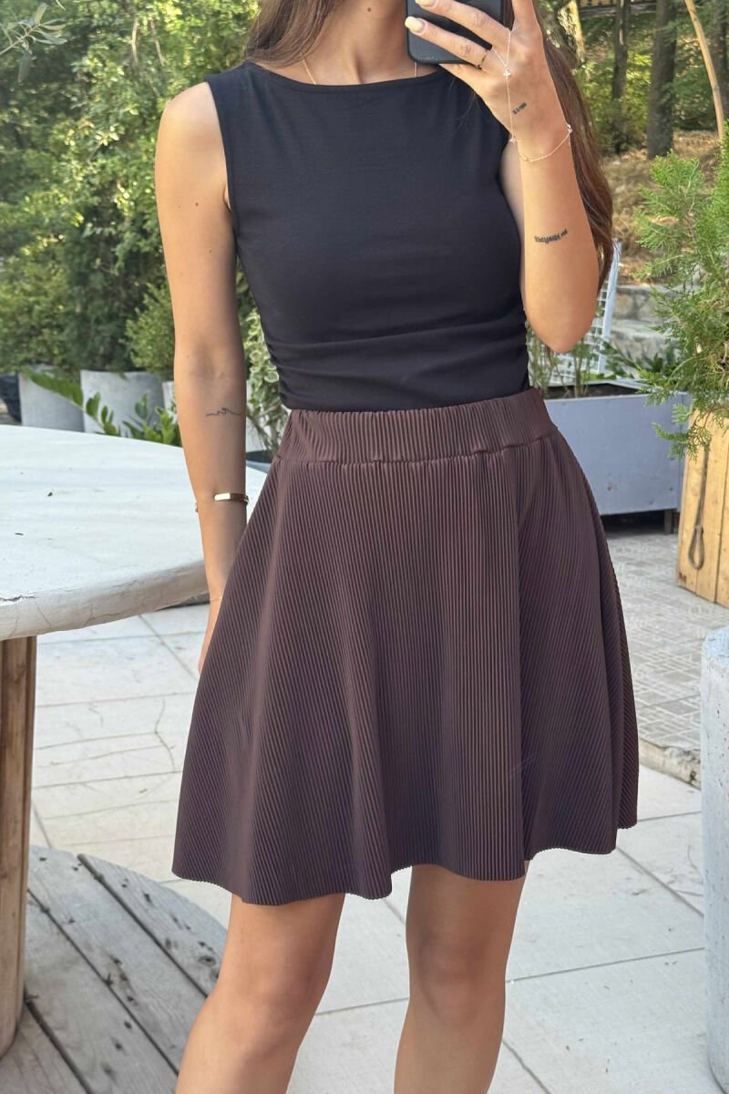 ONE COLOR PLEATED ELASTIC WAIST WOMEN SKORT BROWN/KAFE - 8