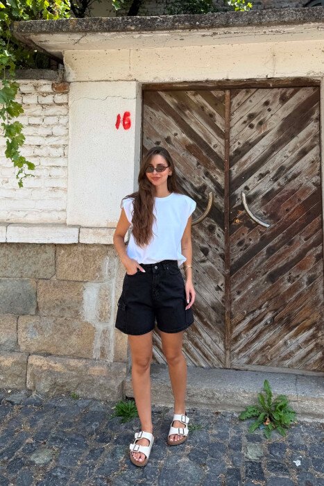 ONE COLOR POCKET DETAILS WOMAN SHORTS BLACK/ E ZEZE - KLAUDIO FASHION