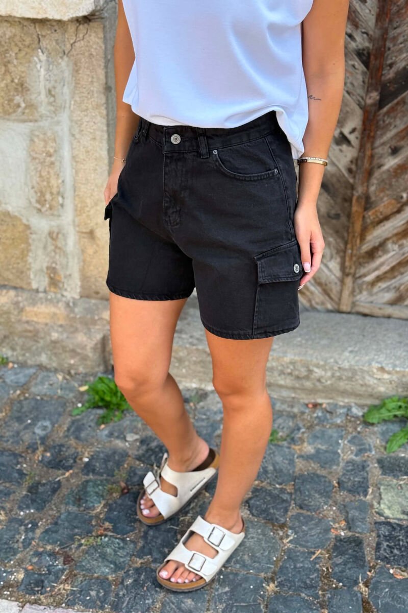 ONE COLOR POCKET DETAILS WOMAN SHORTS BLACK/ E ZEZE - 3