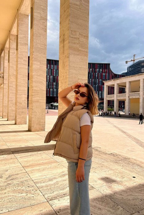 ONE COLOR POCKETS DETAIL SIMPLE WOMEN VEST BEIGE/BEZHE - 1