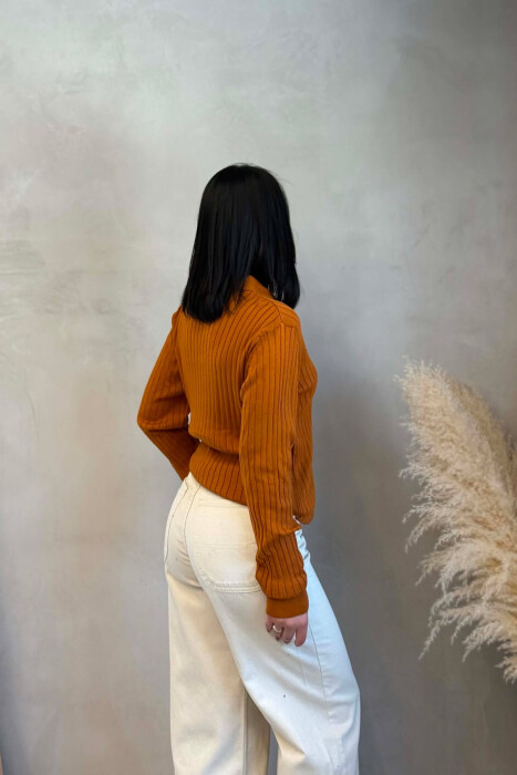 ONE COLOR POLO NECK WOMEN SWEATER BRICK/TULLE - 2
